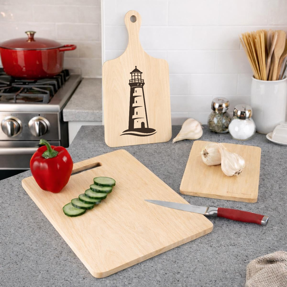 Schneidebrett aus Ahornholz mit Leuchtturm-Motiv – Einseitig graviert