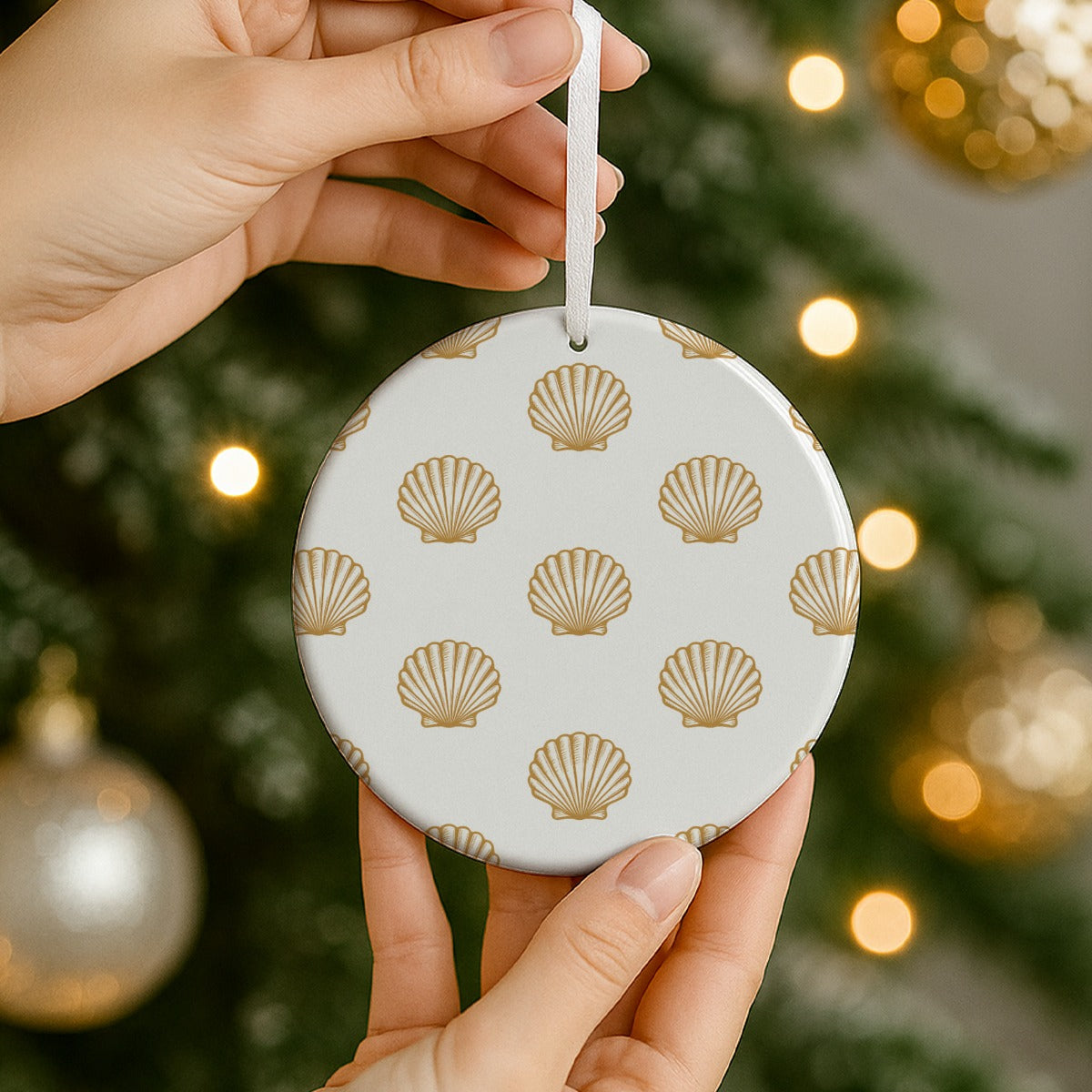 Runder Weihnachtsanhänger aus Keramik mit Muschel-Motiv – Beidseitig bedruckt